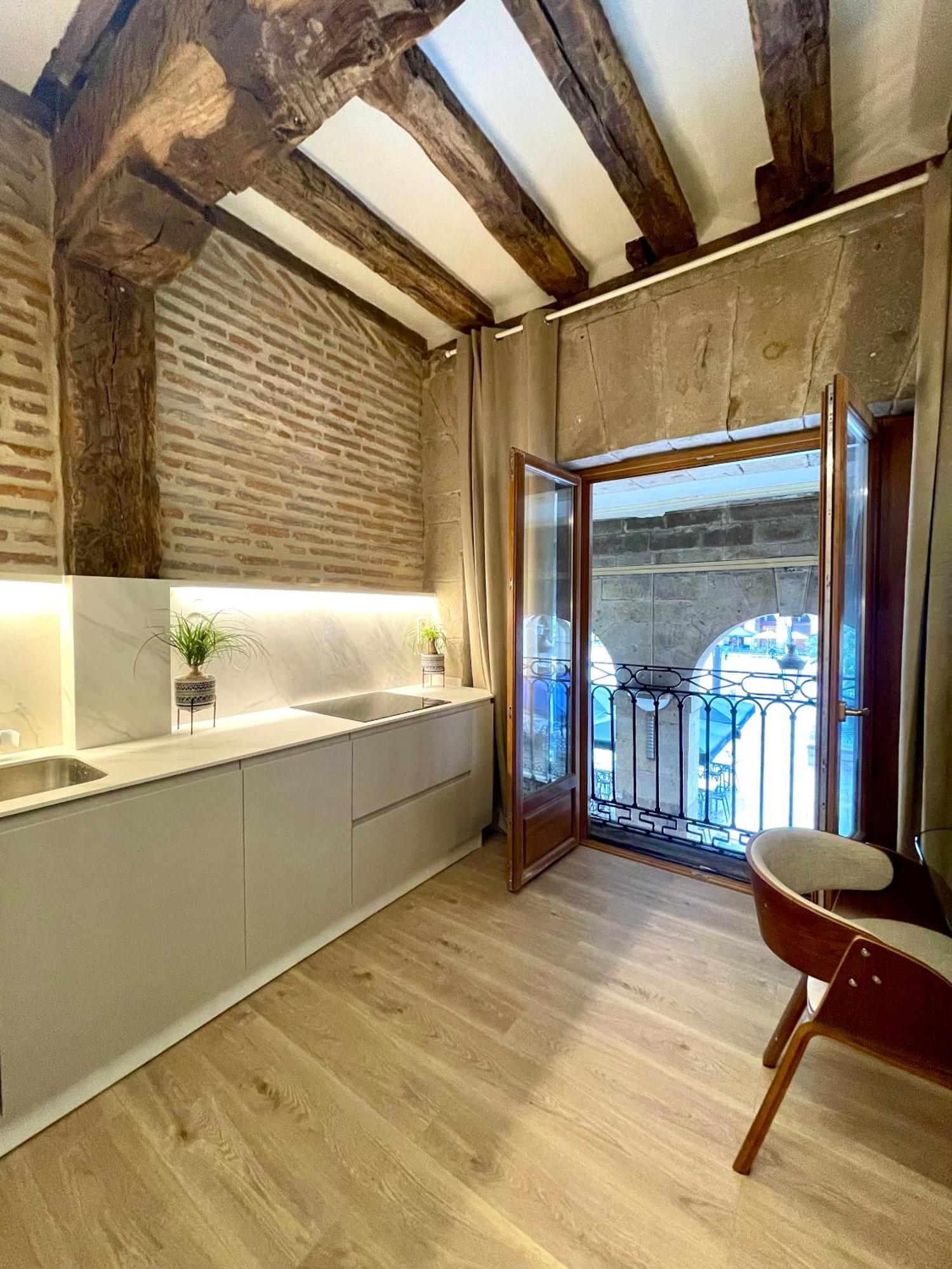 Lauramer Plaza Nueva Бильбао Экстерьер фото