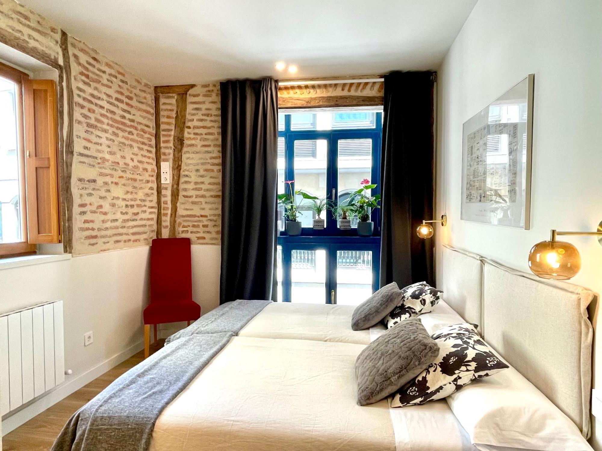 Lauramer Plaza Nueva Бильбао Экстерьер фото