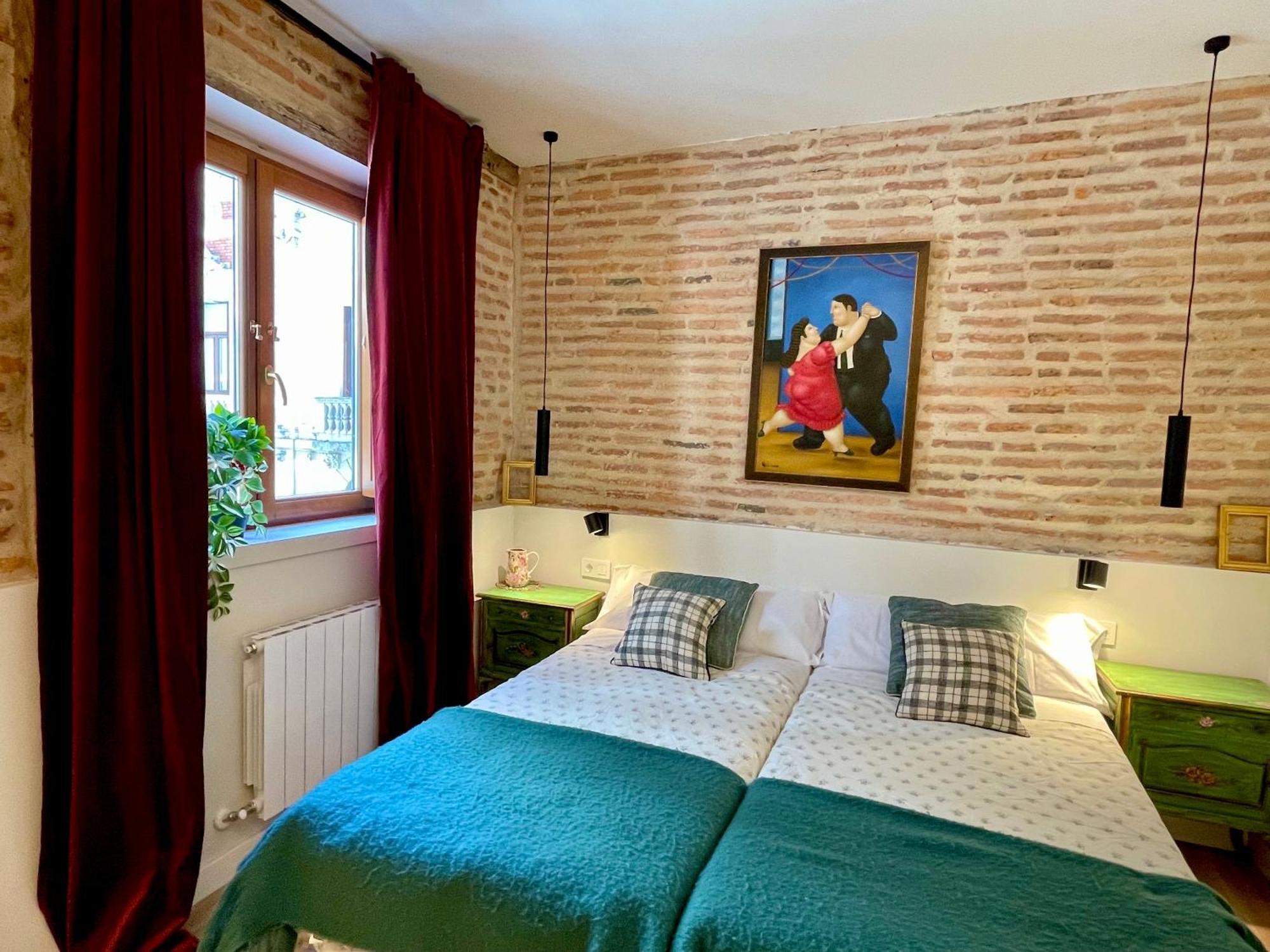 Lauramer Plaza Nueva Бильбао Экстерьер фото